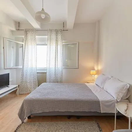 Bright Lovely Central Studio In Thessaloniki Exterior photo